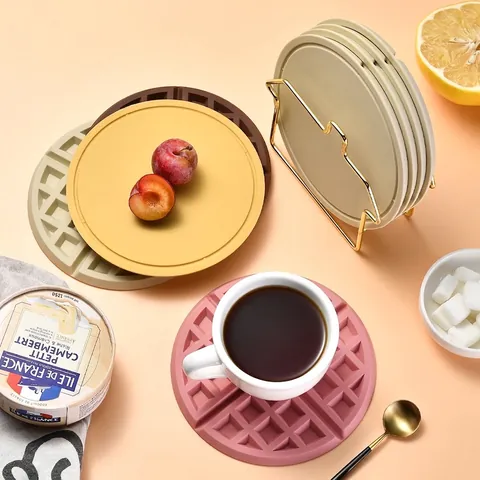 Silicone Heat Resistant Placemat Round Waffle Pattern Table Mat Non-slip Pot Holder Coaster With Gold Metal Storage Rack Kitchen Decor