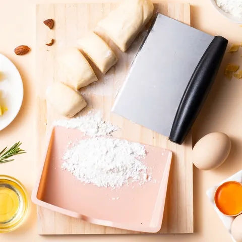 Raspador de Masa de Acero Inoxidable Y Bandeja de Plástico Utensilio de Repostería Mango Cómodo Cortador de Harina para Cocina