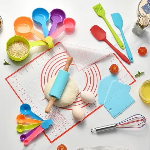 19Pcs Kids Baking Set Silicone Kneading Mat Rolling Pin Whisk Measuring Cups Spoons Spatulas Scrapers For Children Kitchen DIY Baking Tools Gift