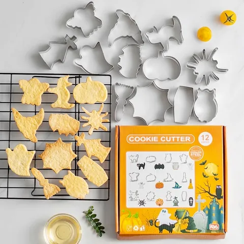 Stampini per Biscotti Festivi in Acciaio Inossidabile Forme di Natale Halloween Zucca Fantasma Stella Cuore Omino di Zenzero