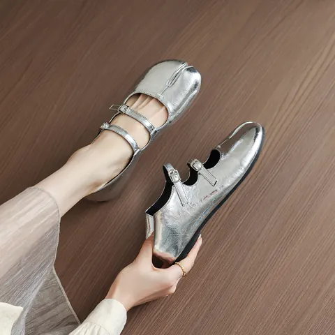 Vintage Split Toe Tabi Mary Jane Shoes For Women Silver Black PU Leather Double Buckle Strap Hidden Wedge Heel Flats