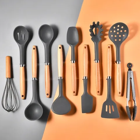 Heat Resistant Silicone Kitchen Utensil Set With Solid Wood Handle Non-Stick Cooking Tools Spatula Spoon Set With Storage Bucket Holder For Home Kitchen