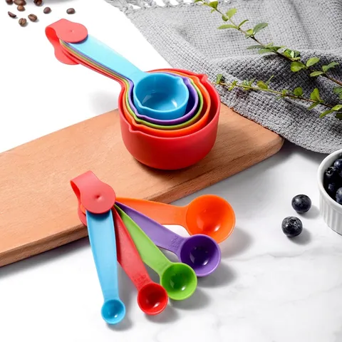 Gekleurde Plastic Maatbekers En Maatlepels Set Met Schaal Minimalistische Keuken Bakgereedschap Voor Koken En Bakken