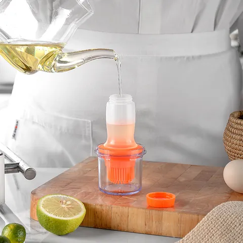 Silicone Oil Bottle Brush with Storage Lid Press-Type Heat Resistant Kitchen Basting Brush for Baking BBQ Steak Oil Spreading