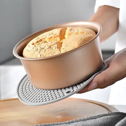 Round Silicone Heat Insulated Table Mat Non-Slip Polka Dot Coaster With Hanging Hole For Kitchen Pot Bowl Cup Everyday Mat
