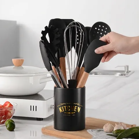 Ensemble d'Ustensiles de Cuisine en Silicone Avec Manche en Bois Résistant à la Chaleur Antiadhésif Spatule Cuillère Fouet Pinces