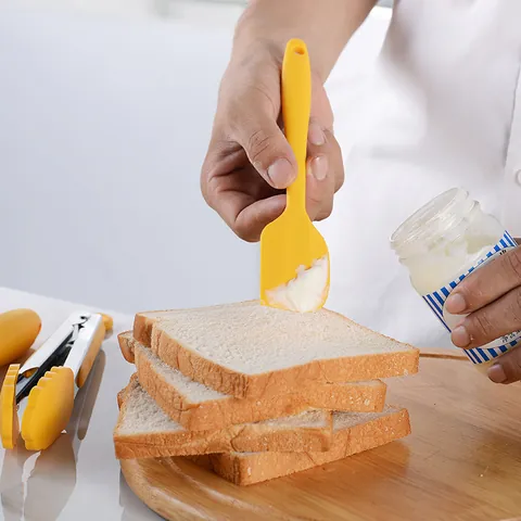 Yellow Silicone Baking Utensils Set Silicone Spatula Whisk Oil Brush Food Tong Kitchen Tools With Storage Bucket Heat Resistant Non-stick Kitchen Utensils For Home Baking