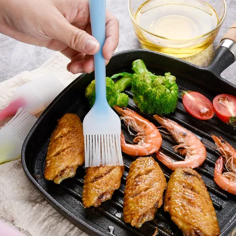 Heat Resistant One-Piece Translucent Silicone Oil Brush For BBQ Baking Kitchen Cooking Tools Basting Pastry Brush