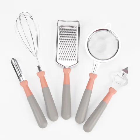 Juego de Utensilios de Cocina de Acero Inoxidable de 5 Piezas Incluye Batidor Pelador Rallador Tamiz de Harina Abrebotellas Con Mango Ergonómico