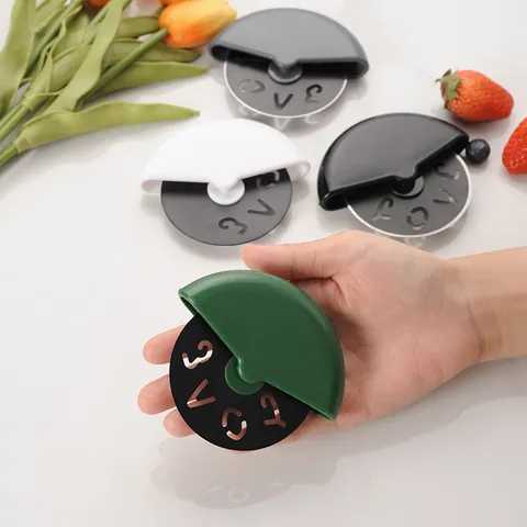 Stainless Steel Round Pizza Cutter Wheel Manual Baking Tool With Love Hollow Design Ergonomic Handheld Kitchen Utensils
