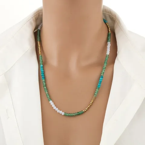 Handgefertigte Halskette Mit Halbedelstein-Perlen Für Damen Gold-Plattierte Metallperlen Herzanhänger Nischen-Design Luxus-Schmuck Choker