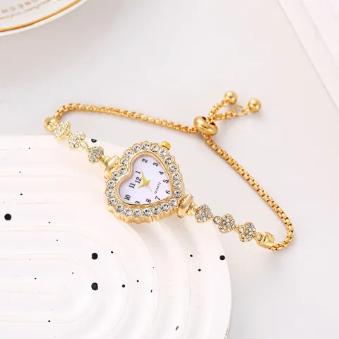 Orologio da Polso a Braccialetto da Donna a Forma di Cuore con Strass Incastonati Catena Regolabile Movimento al Quarzo