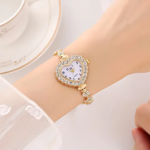 Orologio da Polso a Braccialetto da Donna a Forma di Cuore con Strass Incastonati Catena Regolabile Movimento al Quarzo