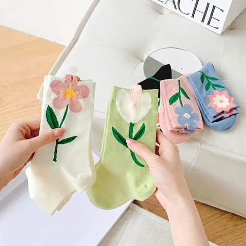 Women Sweet 3D Tulip Floral Crew Socks Japanese School Style Lettuce Trim Polyester Slouch Socks For Daily Wear Casual