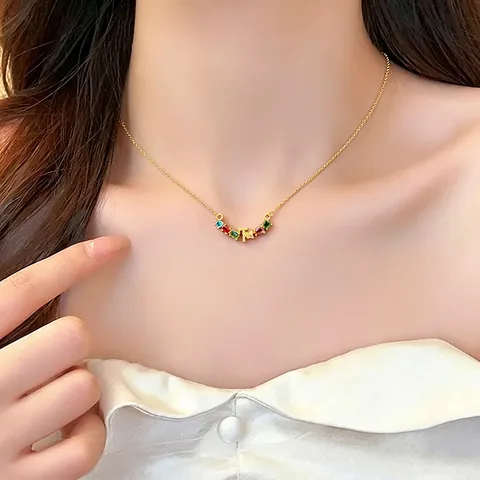 Collar Inicial con 26 Letras del Alfabeto y Strass Arcoíris de Lujo para Mujer Chapado en Oro Acero de Titanio Colgante de Cobre Diseño de Nicho Cadena de Clavícula Joyería