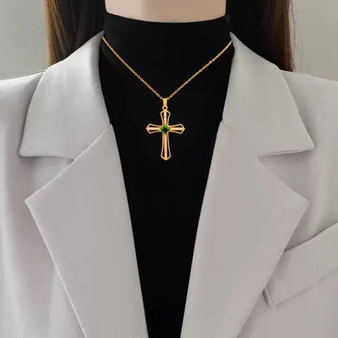 Collar con Colgante de Cruz 3D de Acero de Titanio Chapado en Oro de 18K para Mujer Joyería de Lujo con Circonia Incrustada