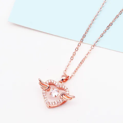Collar con Colgante de Corazón de Ángel de Piedra Danzante de Acero de Titanio Cadena de Clavícula de Strass Joyería Regalo Mujer