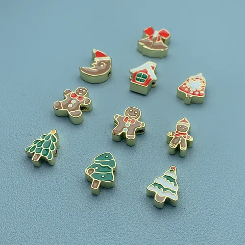 Ciondoli Natalizi in Rame Placcato Oro 18K Smalto a Goccia Omino di Pan di Zenzero Albero di Natale Campana Luna Fai-da-te Gioielli Perline Accessori