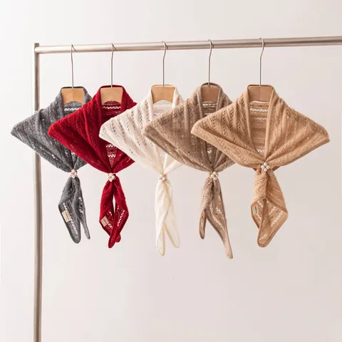Elegant 100% Cashmere Knitted Triangle Scarf For Women Soft Hollow Out Pointelle Shawl With Artificial Pearl Buckle Warm Winter Scarf