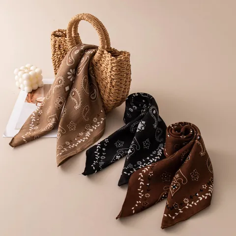 Carré de Soie Satin Vintage à Motif Paisley et Chevrons pour Femme Élégant Style Old Money Bandana Cheveux Protection Solaire