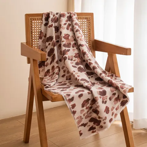 Women Leopard Print Scarf Autumn Winter Warm Long Shawl Soft Polyester Wool Blend Printed Wrap Scarf Retro Fashion Accessory
