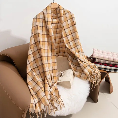 Retro Maillard Plaid Scarf For Women Winter Warm Thick Pashmina Style Polyester Checkered Scarf With Tassels Soft Long Scarf
