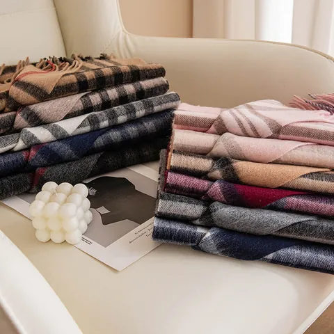 Women's 100% Wool Plaid Scarf Autumn Winter Warm Thickened Printed Checkered Shawl With Tassels Classic Fashion Wrap Scarf