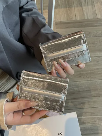 Women's Genuine Leather Card Holder First Layer Cowhide Large Capacity Multi-Slot Accordion Wallet Silver Metallic Card Case