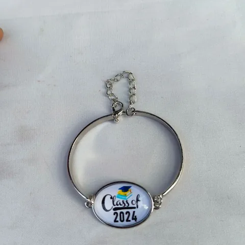 Klasse Von 2024 Abschluss Zeit Edelstein Armreif Armband Verstellbar Legierung Glas Souvenir Geschenk Schmuck Für Absolventen