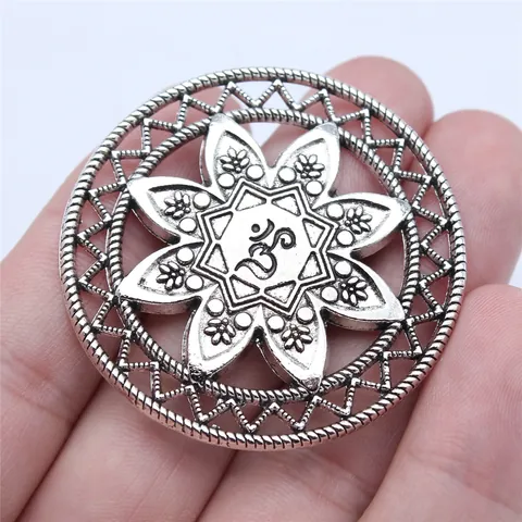 Antiek Zilver Om Symbool Ronde Bloem Hanger Retro Holle Legering Bedel Voor DIY Sieraden Maken Vondsten Etnisch Accessoire