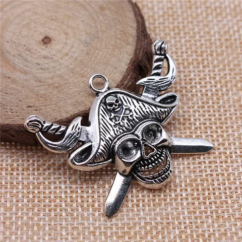 Vintage Legierung Pirat Totenkopf Anhänger Mit Gekreuzten Schwertern Gotisch Punk Design Für DIY Halskette Schmuckanhänger