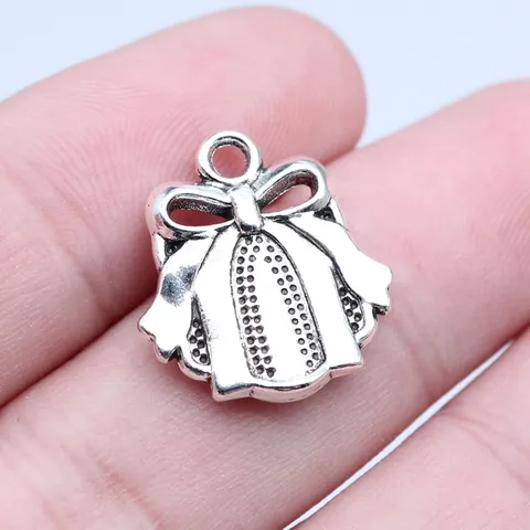 Retro Zinklegierung Antiksilber Geschenkbox Anhänger Schleife DIY Schmuckzubehör Zakka Stil Kleiner Metall Anhänger