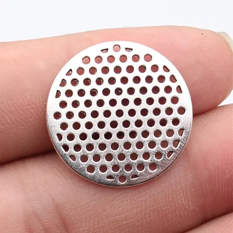 Connettore Pendente a Piastra Rotonda Porosa in Lega di Zinco Galvanica Vintage DIY Accessori per Gioielli Retrò Griglia Metallo