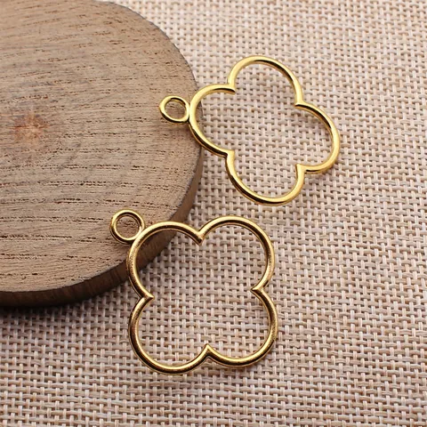Retro Zinc Alloy Hollow Geometric Flower Clover Frame Pendant For DIY Jewelry Making Accessories Handcrafted Components ABD-C17960