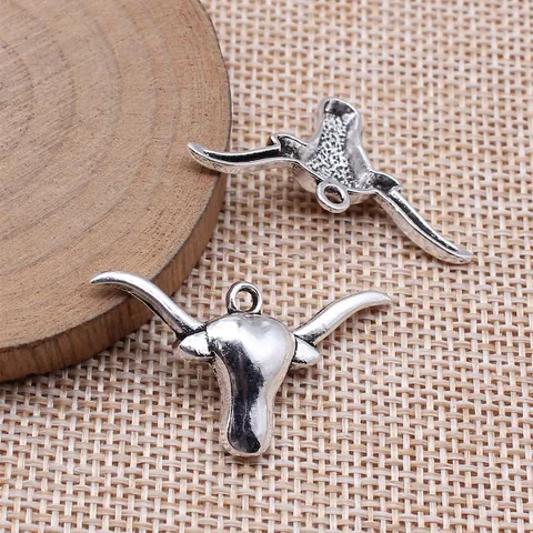 Vintage Antiksilber Stierkopf Anhänger Zinklegierung Longhorn Kuh Schädel Charms Für DIY Schmuckherstellung Retro Zubehör Anhänger