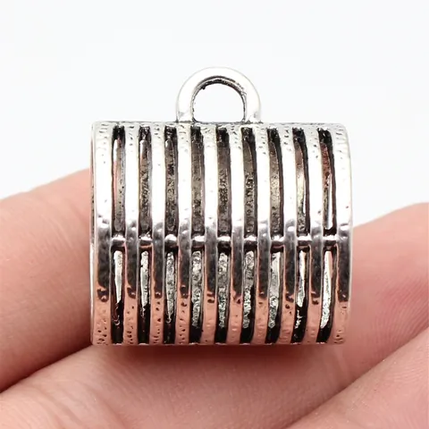 Vintage Antique Silver Zinc Alloy Scarf Clip Round Hollow Striped Scarf Buckle For Women Fashion Retro Jewelry Accessories