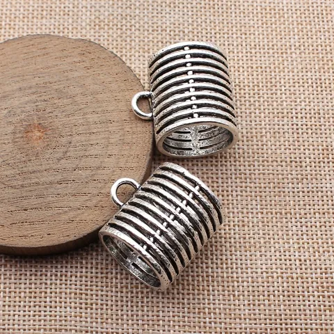 Vintage Antique Silver Zinc Alloy Scarf Clip Round Hollow Striped Scarf Buckle For Women Fashion Retro Jewelry Accessories