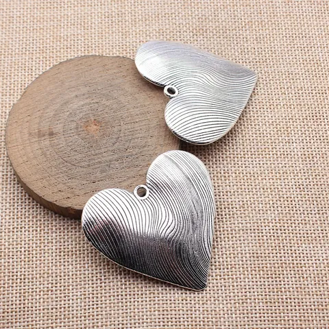 Retro Antique Silver Large Heart Pendant Wavy Texture Zinc Alloy DIY Jewelry Accessories For Necklace For Men Women Accessory