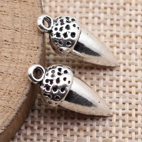 Vintage Antique Silver 3D Acorn Pendants Zinc Alloy Metal Nut Charms For DIY Necklace Bracelet Jewelry Making Accessories