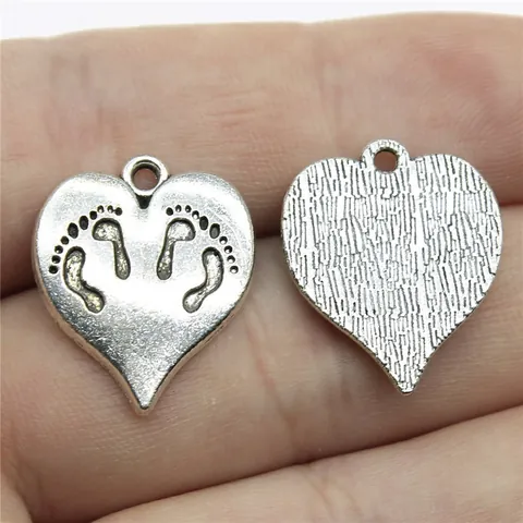 Vintage Zinc Alloy Heart Footprint Pendant Antique Silver Bronze Baby Footprint Charms For DIY Jewelry Making Accessories