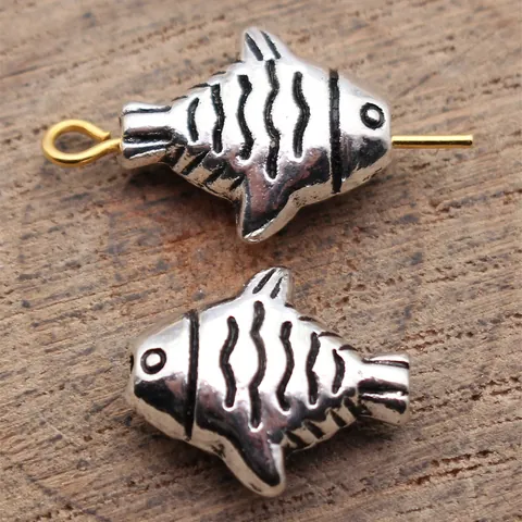 Perline Distanziatrici in Lega a Forma di Pesce Argento Antico Design Animale a Doppia Faccia per Accessori Fai da Te Creazione Gioielli