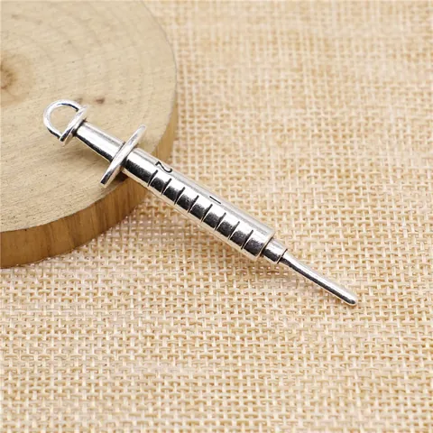 Vintage Syringe Needle Alloy Pendant Charms For DIY Jewelry Making Antique Bronze Silver Plated Medical Syringe Charms For Necklaces Keychains Jewelry Accessories