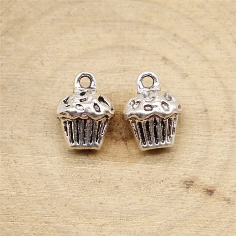 Vintage Alloy Cupcake Pendants For DIY Jewelry Making Antique Silver Bronze Metal Food Cake Charms Accessories Gift