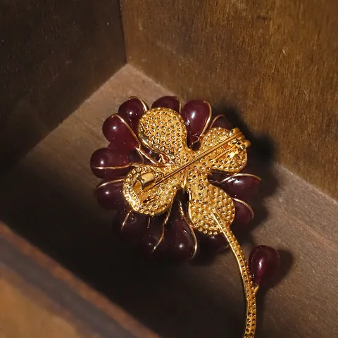Handmade Forest Style Floral Brooch With Red Agate Carnelian And Freshwater Pearl 18K Gold Plated Alloy Pin For Women Jewelry