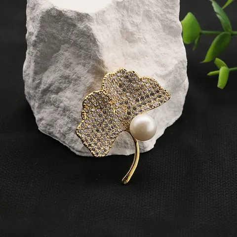 Elegant Ginkgo Leaf Freshwater Pearl Brooch Pin For Women S925 Sterling Silver Rhinestone Leaf Breastpin Gold Jewelry Gift