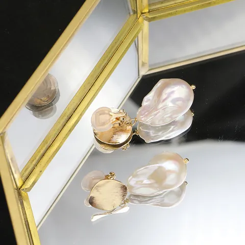 Orecchini a Clip Pendenti in Perla d'Acqua Dolce Naturale Barocca Retrò Lega Placcata Oro 18K Elegante da Donna Gioielli