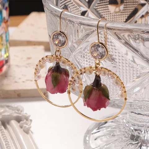 Vintage Gold Plated Copper Freshwater Pearl Dried Rose Flower Drop Earrings For Women Romantic Inlaid Rhinestone Hoop Earrings