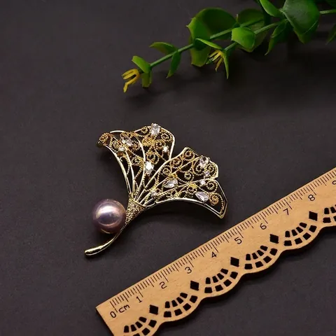 Vintage Ginkgo Leaf Brooch For Women Gold Plated Copper Natural Freshwater Pearl Zirconia Hollow Corsage Fashion Jewelry Gift