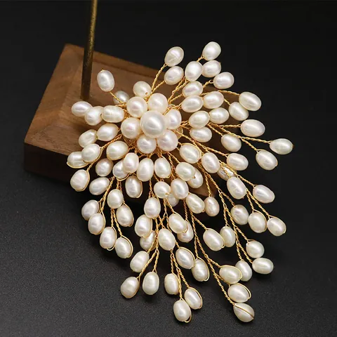 Broche de Perlas de Agua Dulce Tejido a Mano Vintage para Mujer Alfiler de Flor Elegante de Alta Calidad Joyería de Cobre Chapado en Oro