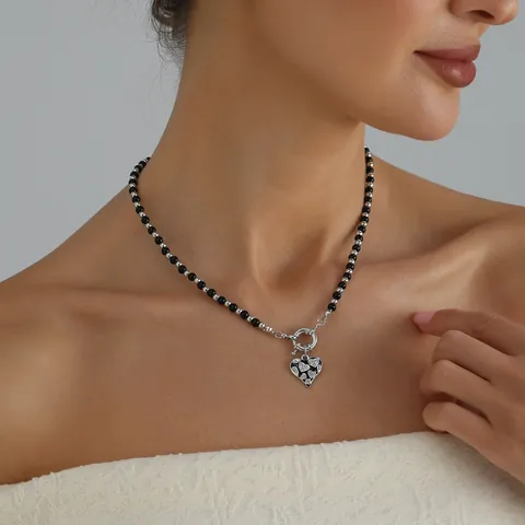 Collier avec Pendentif en Cœur de Perles à la Mode pour Femmes Hommes Unisexe Alliage Plastique Choker Bijoux Style Punk